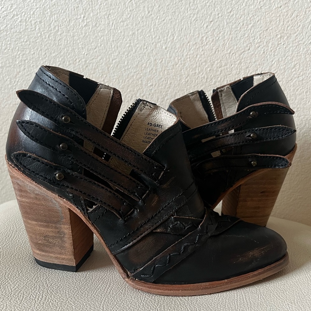 FREEBIRD By Steven Gate Distressed Black Leather Heel Ankle Booties Women’s - Picture 2 of 12
